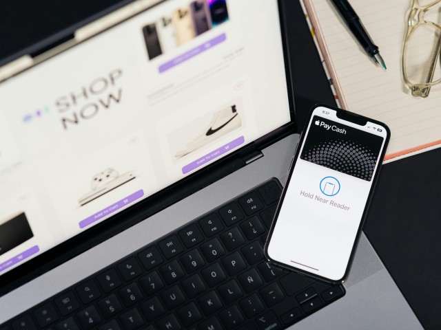 E-Commerce Specialist